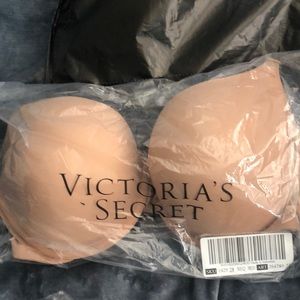 Victoria Secret Everywhere Push-up front closure bra NWT